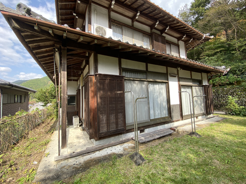 田舎暮らしの清心堂 温泉のまち 飛騨川を見下ろす高台の一軒家です 田舎暮らしの清心堂 温泉のまち 飛騨川を見下ろす高台の一軒家です
